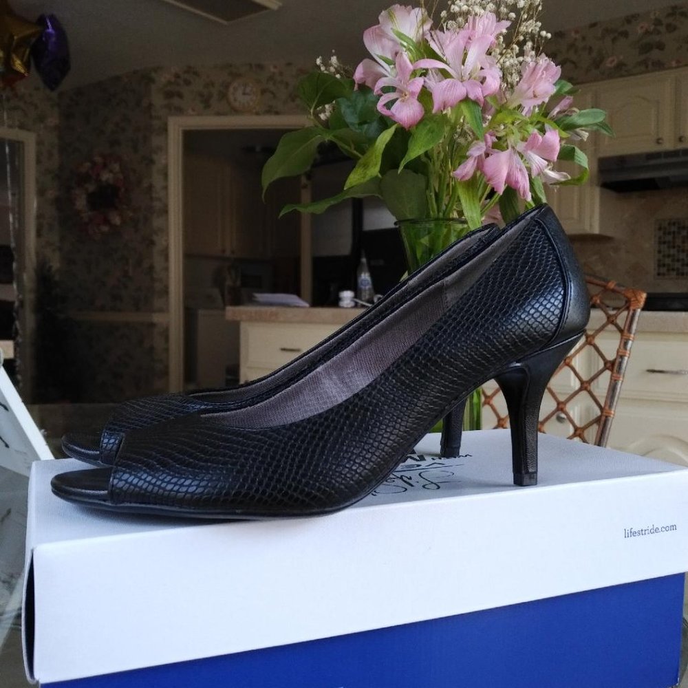 Life Stride Open Toe Black Pump Shoes  Size 8N NIB